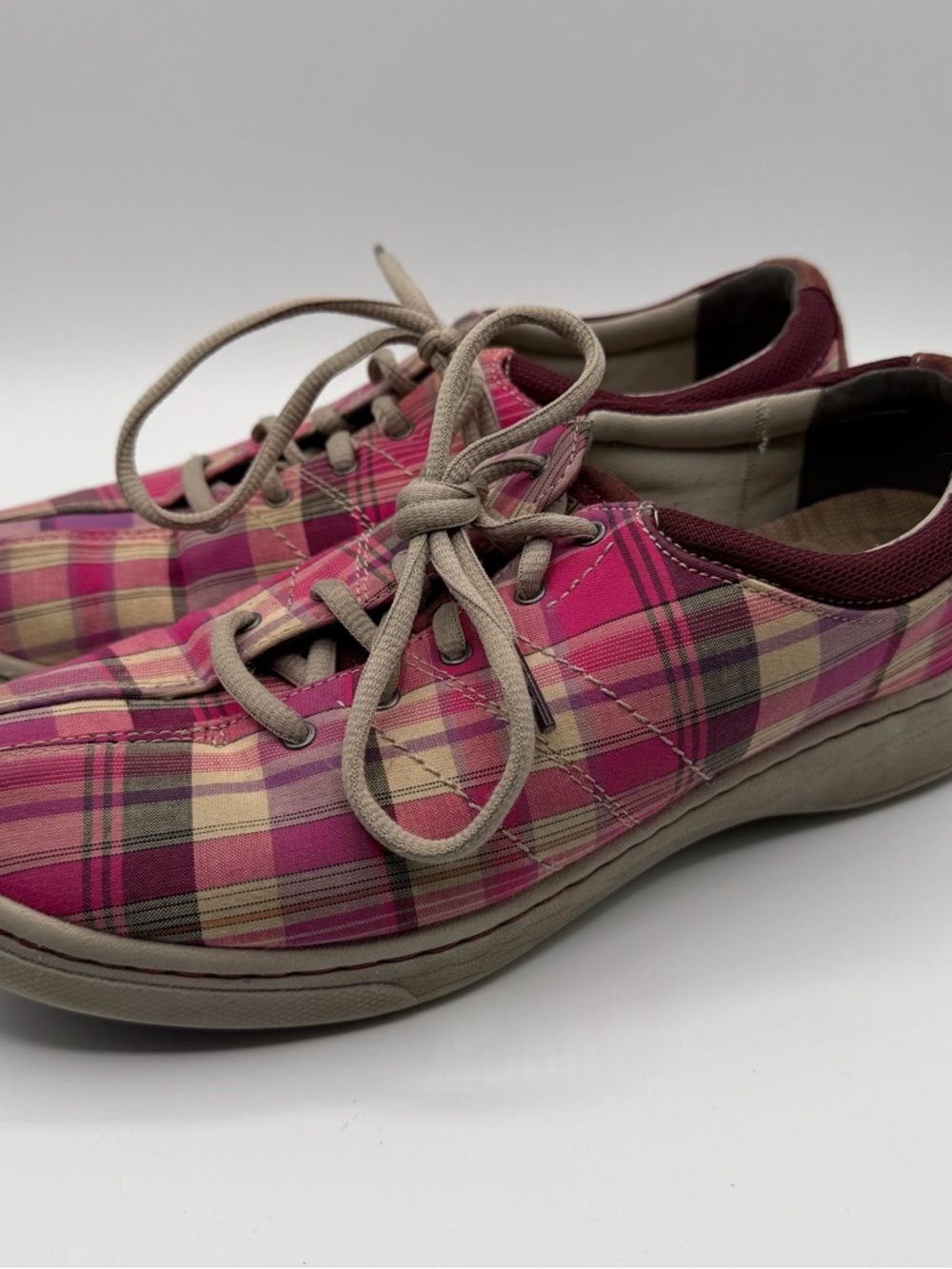 Dansko Plaid Canvas Sneakers Womens 39 8.5 Pink Burgundy Comfort Lace Up - Picture 3 of 9